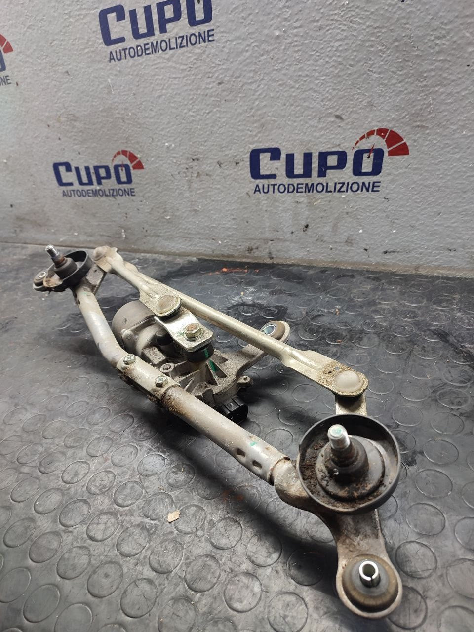 Front windshield wiper motor Nissan Micra (K13 - 2013) - F&P CRASH SRLS - Used Parts