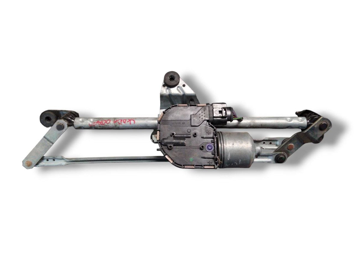 Front Windshield Wiper Motor Skoda Octavia (2012 - 2019) cod.5E1955119A - 5E1955023B - F&P CRASH SRLS - Used Spare Parts