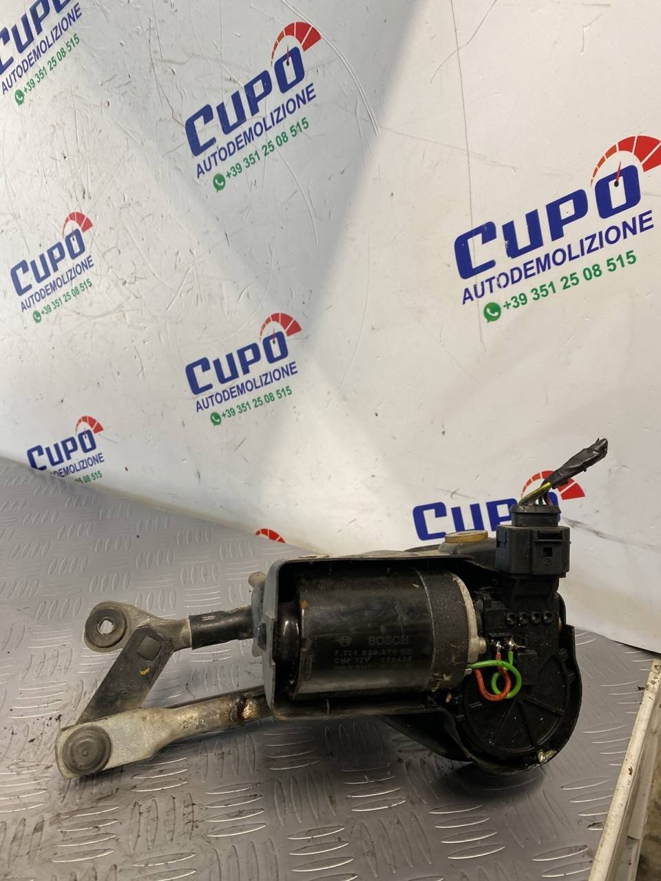 Front windshield wiper motor Volkswagen Fox code:f008b20070 - F&P CRASH SRLS - Used Parts