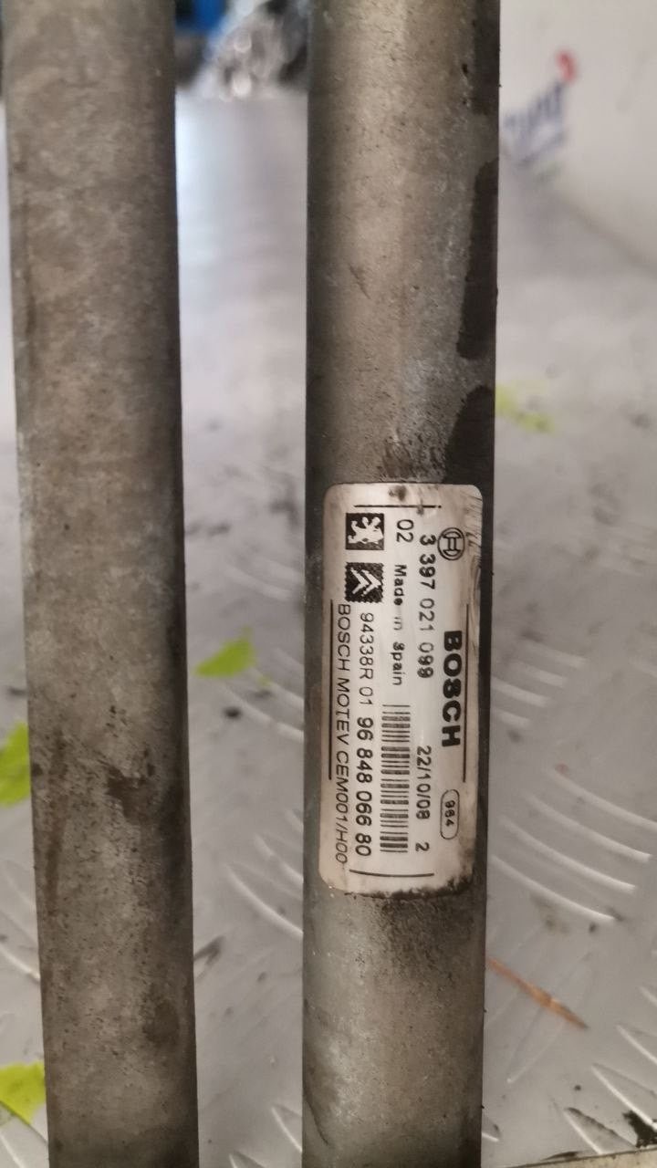 Peugeot 308 sw windshield wiper motor code: 397021099 - F&P CRASH SRLS - Used Spare Parts