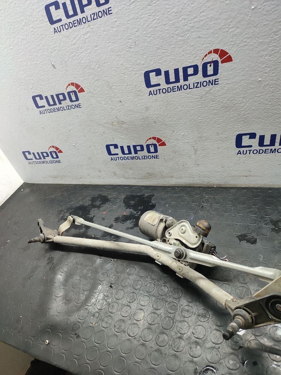 Motorino tergicristalli Renault Kangoo mk2 ( restyling 2013 ) cod 8200409692 - F&P CRASH SRLS - Ricambi Usati