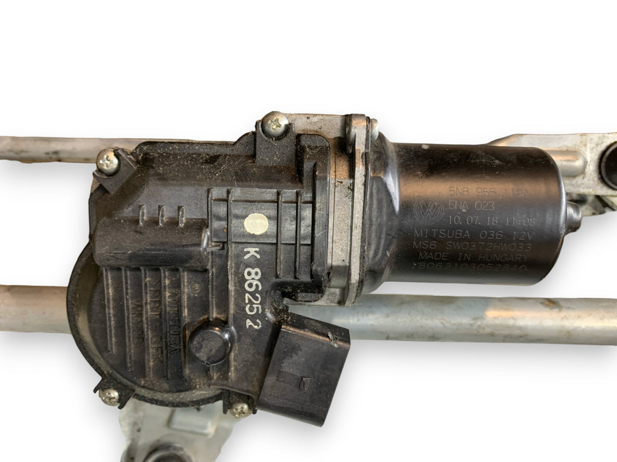 Front windshield wiper motor with tandem Volkswagen Tiguan 2.0 (2018) code 5NB955023 - F&P CRASH SRLS - Used Parts