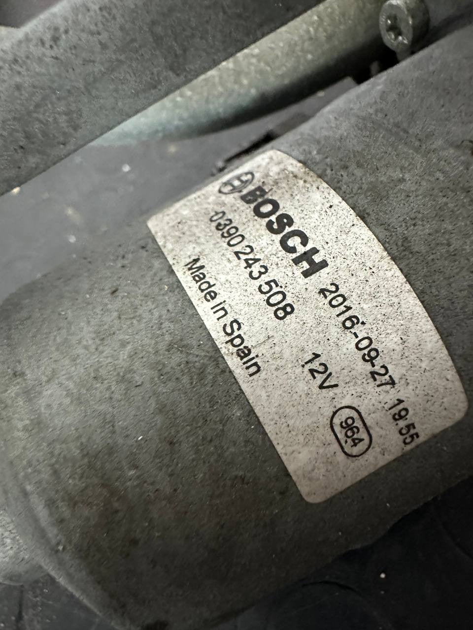 Front windshield wiper motor Fiat Talento (2016) code: 0390243508 - F&P CRASH SRLS - Used Spare Parts