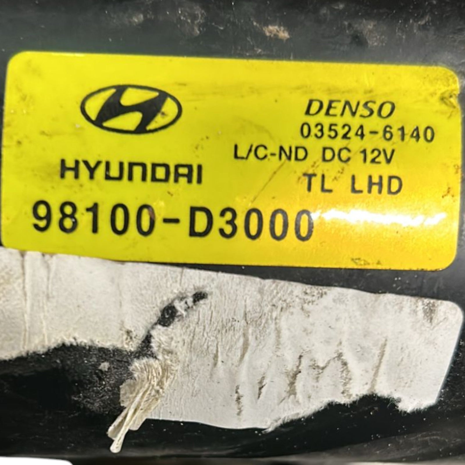 Front windshield wiper motor Hyundai Tucson (2015 >) code:98100 - D3000 - F&P CRASH SRLS - Used Parts