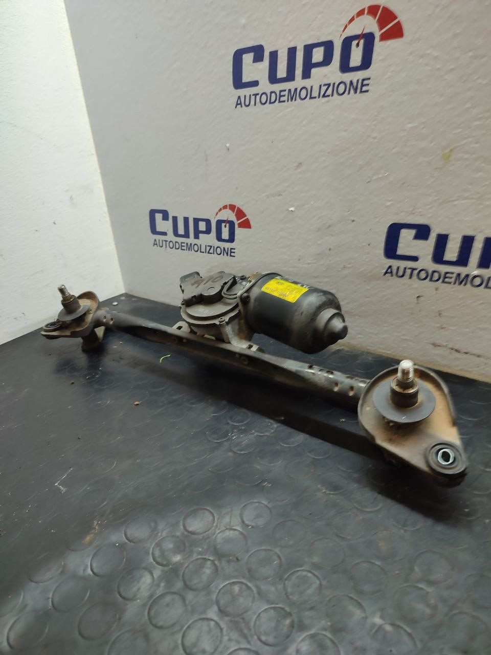 Front Windshield Wiper Motor KIA RIO 1.5 (2007) code: 98110-1g000 - F&P CRASH SRLS - Used Parts
