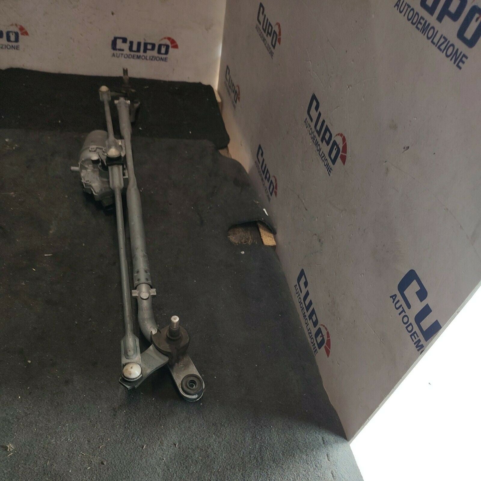 Front Windshield Wiper Motor Mini Cooper F56 3P From 2014 On 7301041-06 - F&P CRASH SRLS - Used Parts
