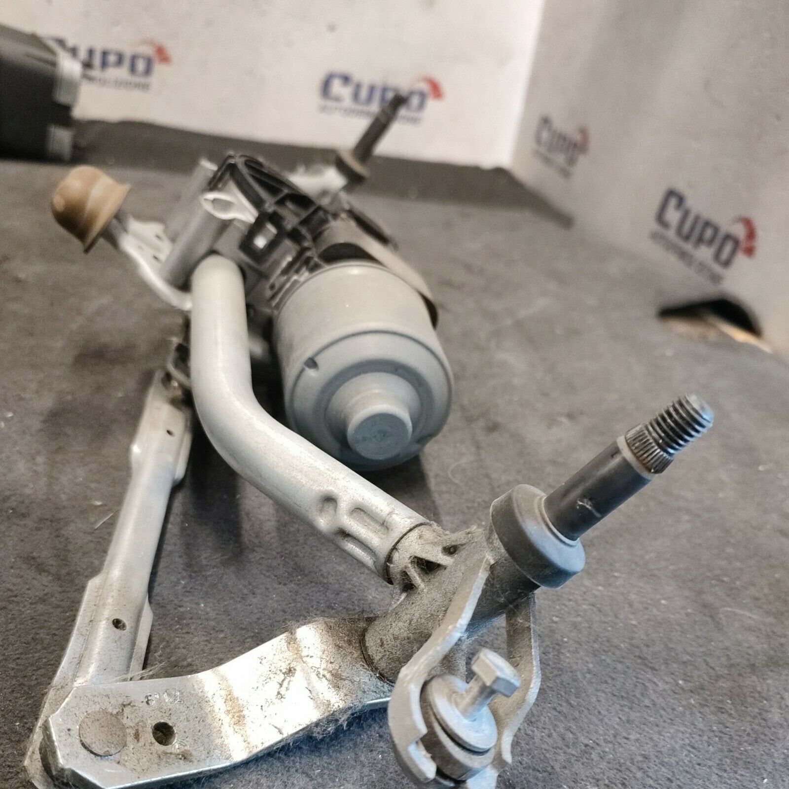 Front windshield wiper motor Peugeot 208 2012-2019 3397021391 - F&P CRASH SRLS - Used Parts