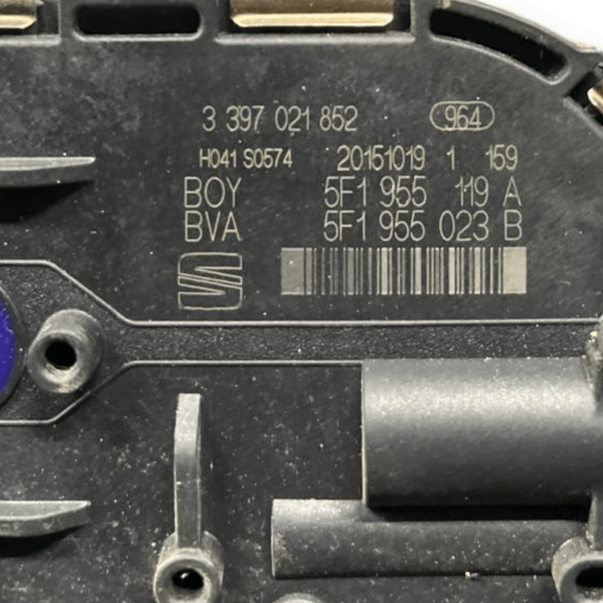 Front Windshield Wiper Motor Seat Leon III (2013 to 2019) code: 3397021852 - F&P CRASH SRLS - Used Spare Parts