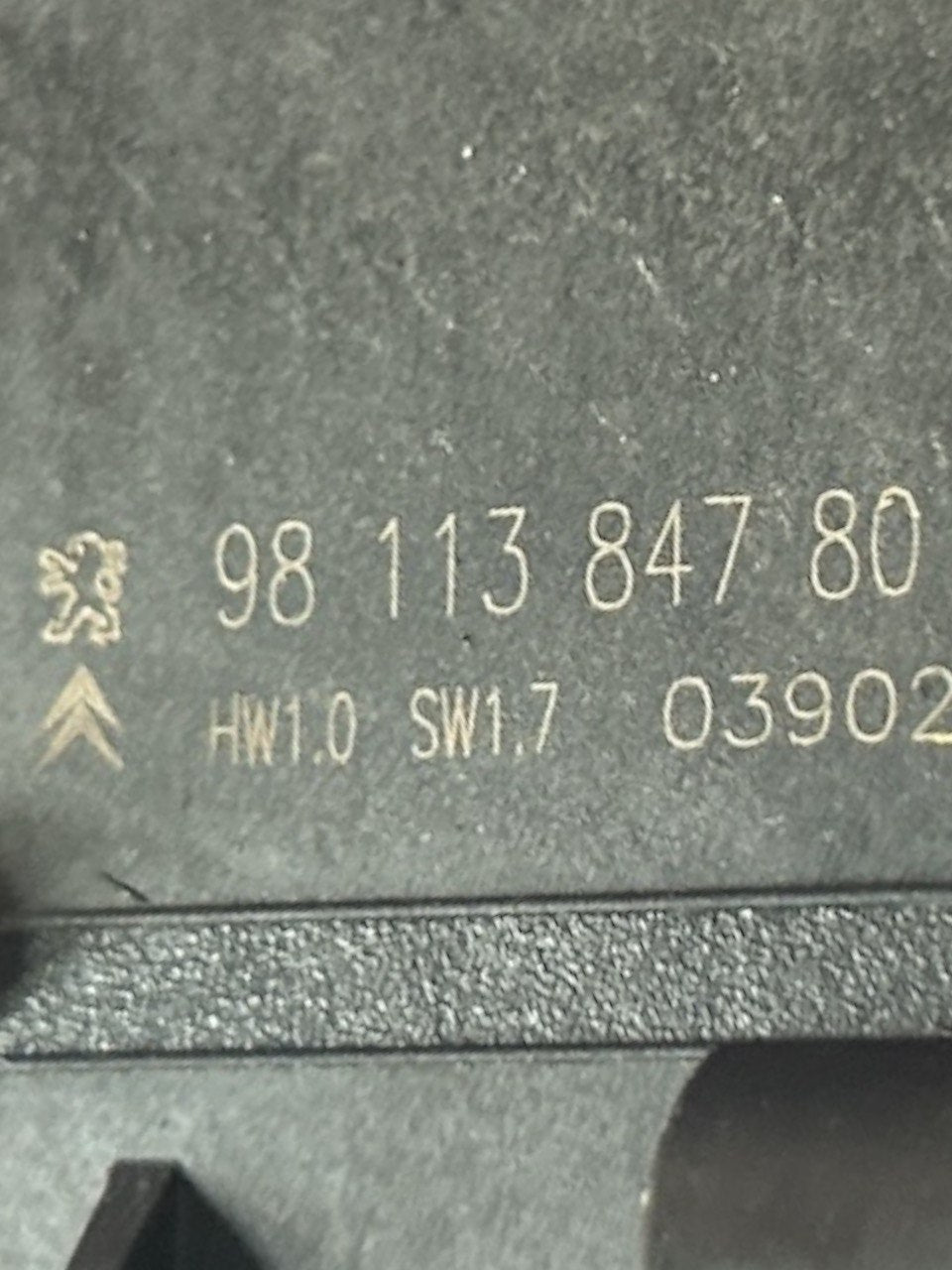 Motorino Tergicristallo Anteriore Sinistro Citroen C4 Picasso (2013 > 2022) cod.9811384780 - F&P CRASH SRLS - Ricambi Usati