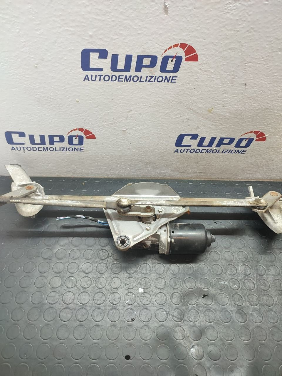 Motorino Tergicristallo TOYOTA RAV4 (2000) Cod:85110-42130 - F&P CRASH SRLS - Ricambi Usati
