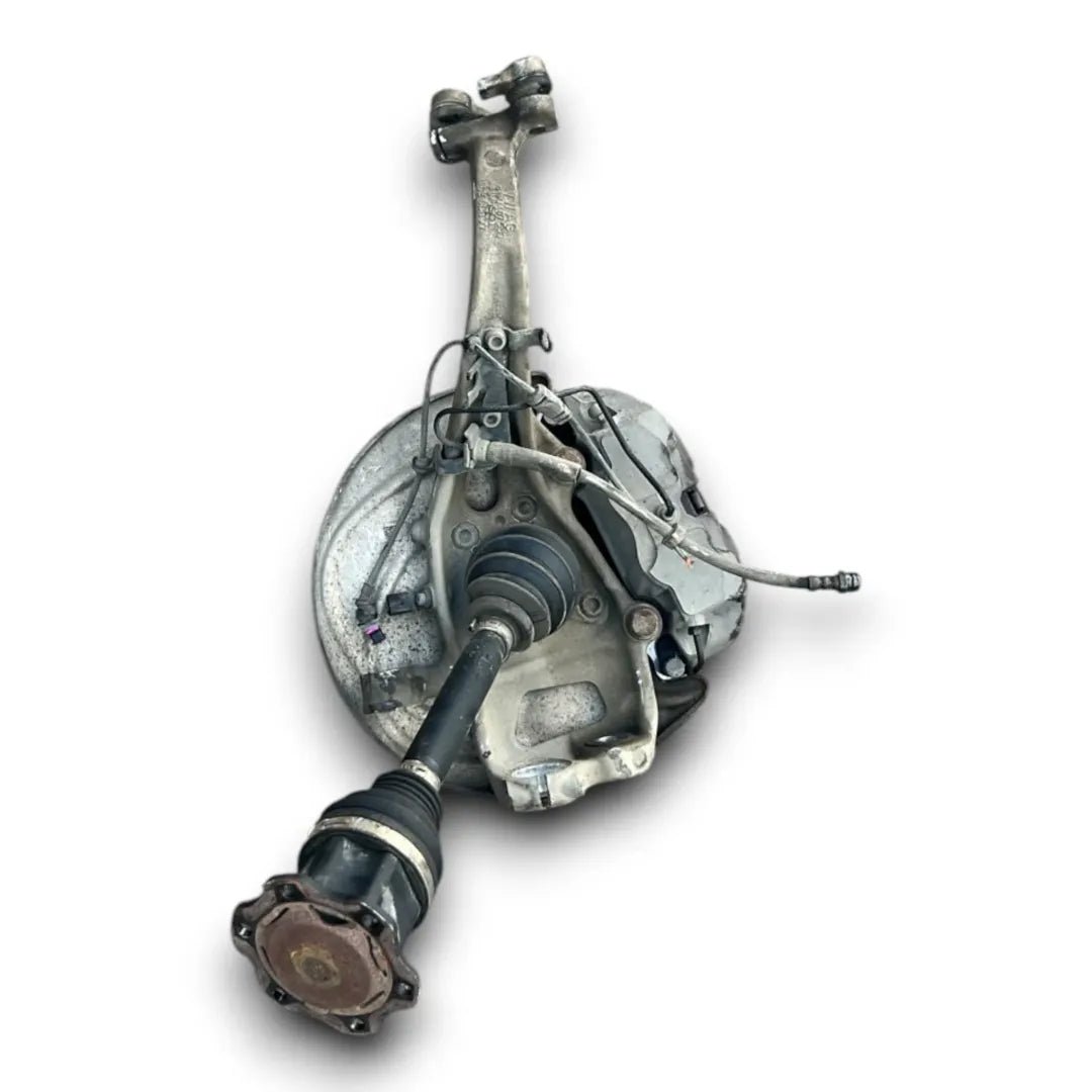 Dettaglio Mozzo ruota destro anteriore Audi A4 8W 2015–2019 OEM 8W0407613 - foto 2