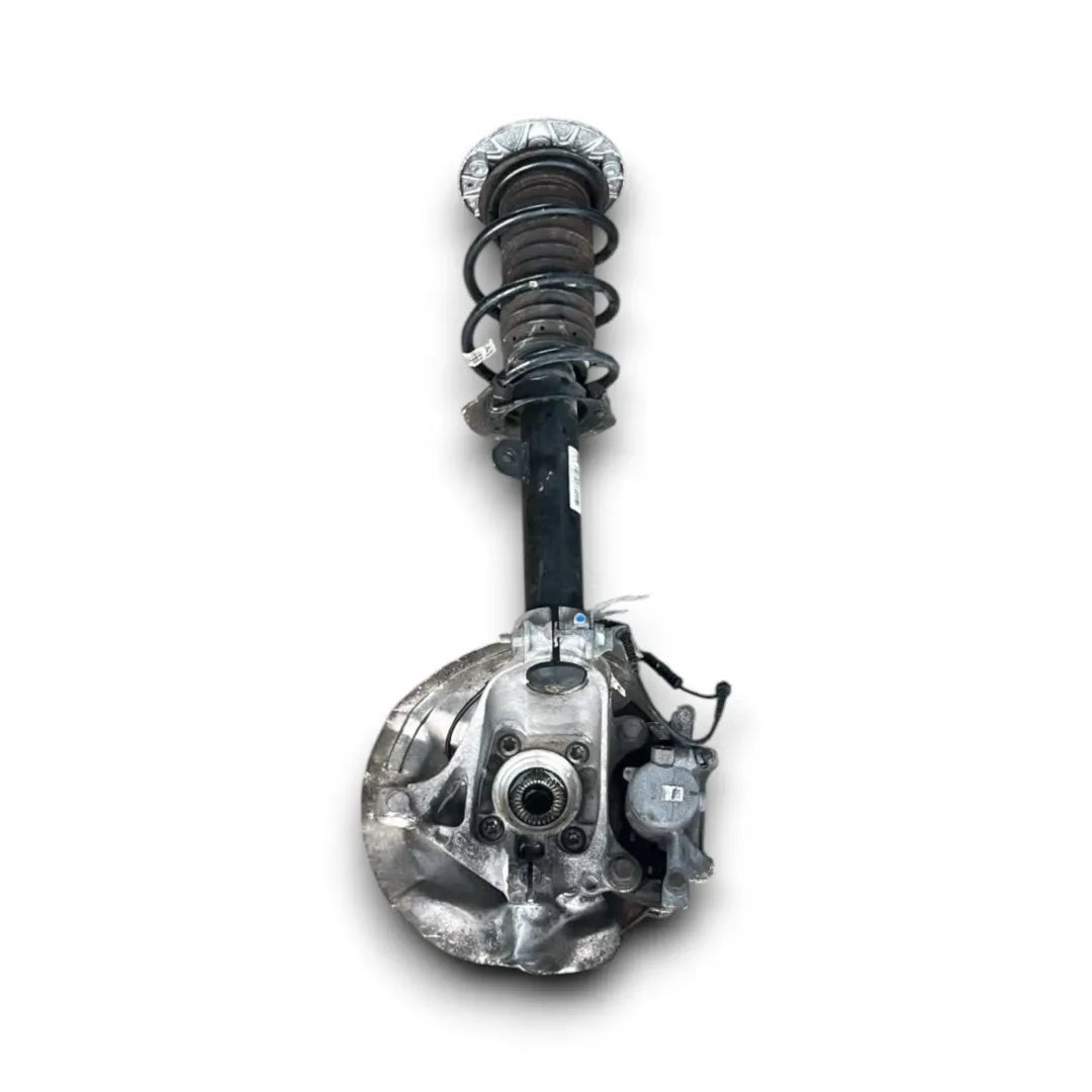 Dettaglio Mozzo ruota sinistro anteriore BMW Serie 2 Active Tourer F45 dal 2014 - foto 2