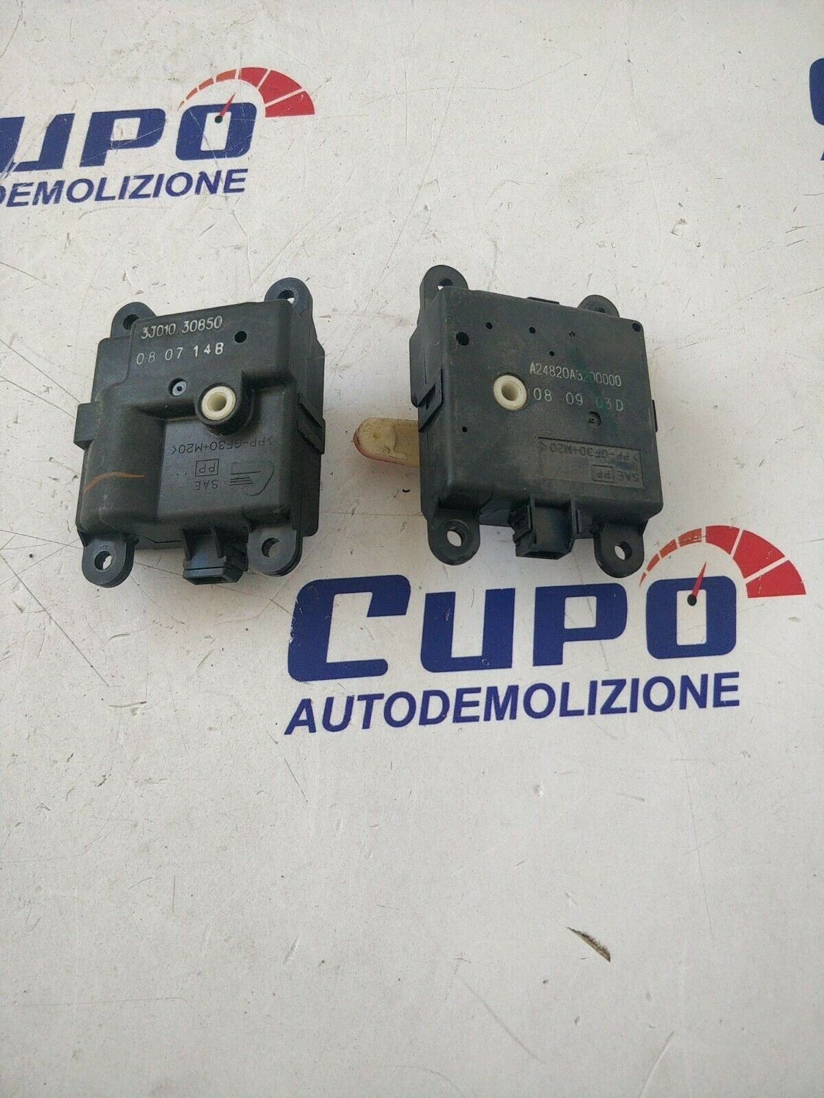 Nissan Qashqai J10 Coppia Attuatori ricircolo aria A24820A3200000 / 3J010 30850 - F&P CRASH SRLS - Ricambi Usati