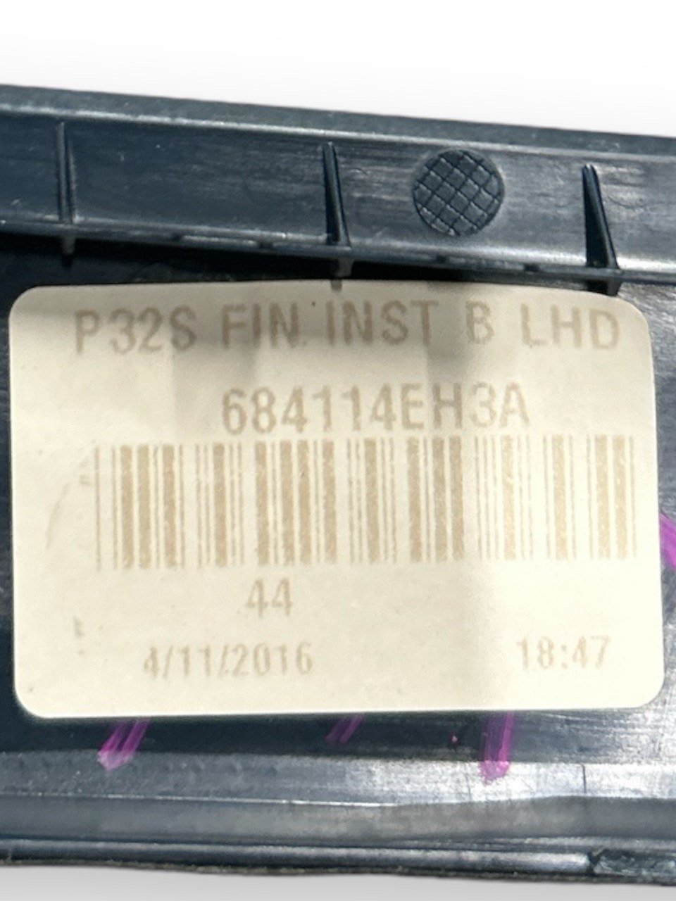 Nissan Qashqai (J11) (2014 > 2021) code.684114EH3A Left Front Door Molding - F&P CRASH SRLS - Used Parts