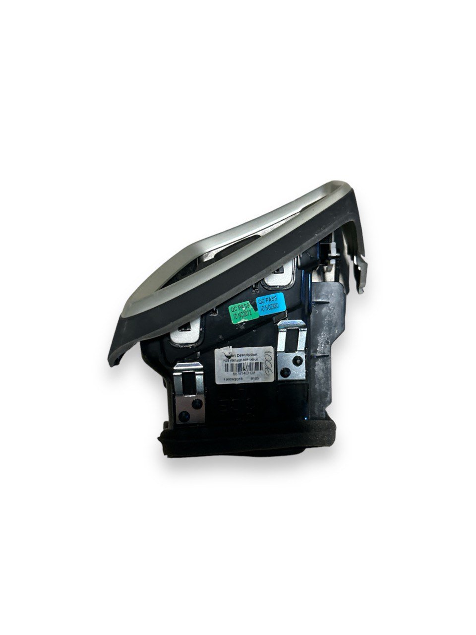 Nissan Qashqai (J11) (2014 > 2021) cod.687614EH0A Bocchetta Aria Anteriore Sinistra - F&P CRASH SRLS - Ricambi Usati