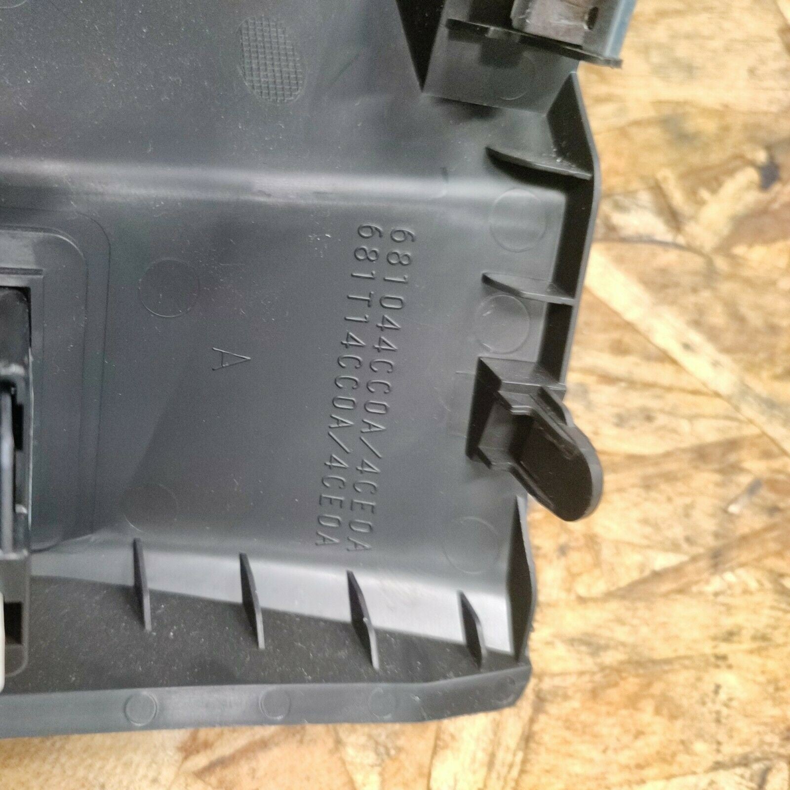 NISSAN X-TRAIL T32 (2013-2020) Pannello Rifinitura SCUDO 681044CC0A/4CE0A - F&P CRASH SRLS - Ricambi Usati