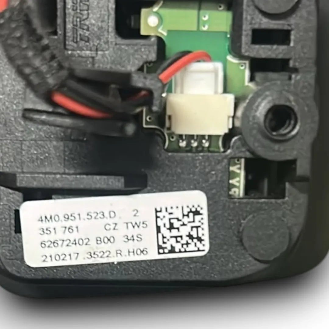 Dettaglio Palette cambio Audi A4 8W 2015–2019 cod. 4M0951523D - foto 4