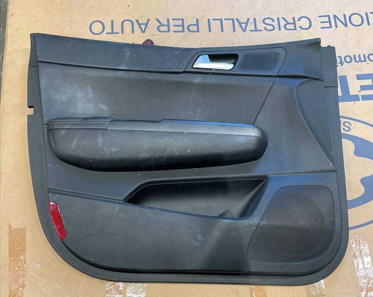 Pannello portiera anteriore sinistro Kia sportage 2016-2018 82351 f1000 - F&P CRASH SRLS - Ricambi Usati