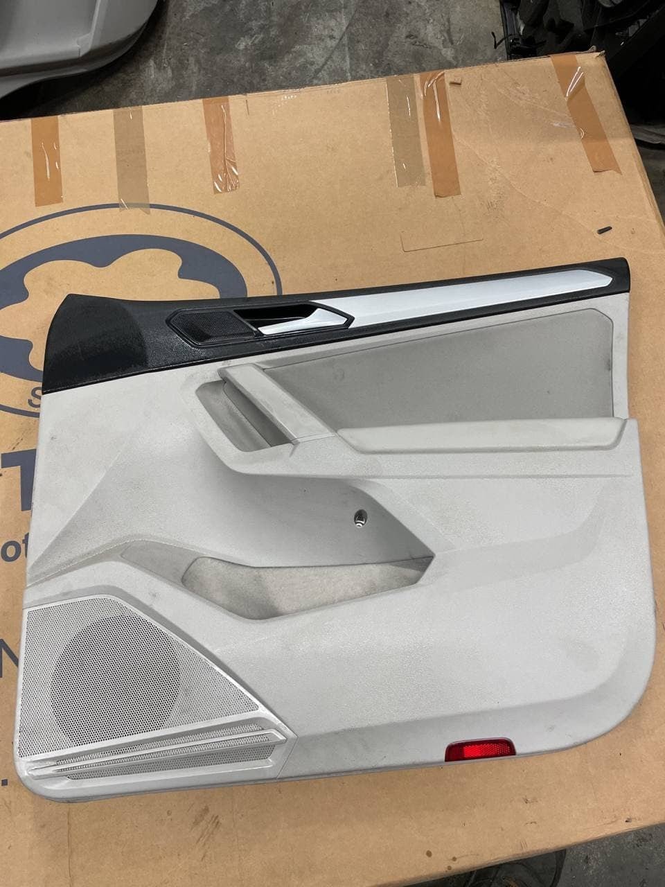 Volkswagen Tiguan 2019 right front door panel beige 5nb867012l - F&P CRASH SRLS - Used Parts