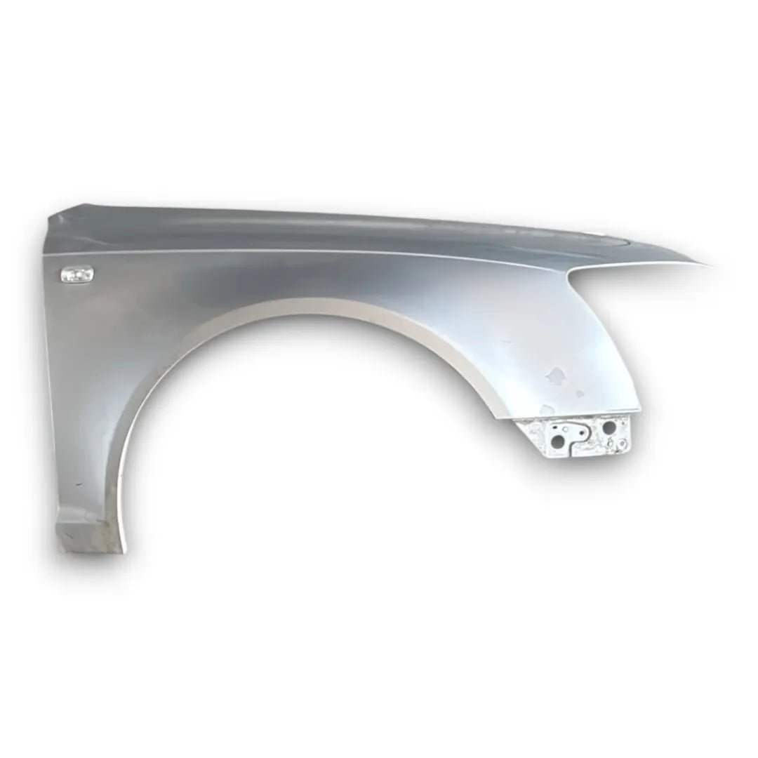 Parafango anteriore destro Audi A6 4F 2004–2009 OEM 4F0821104A