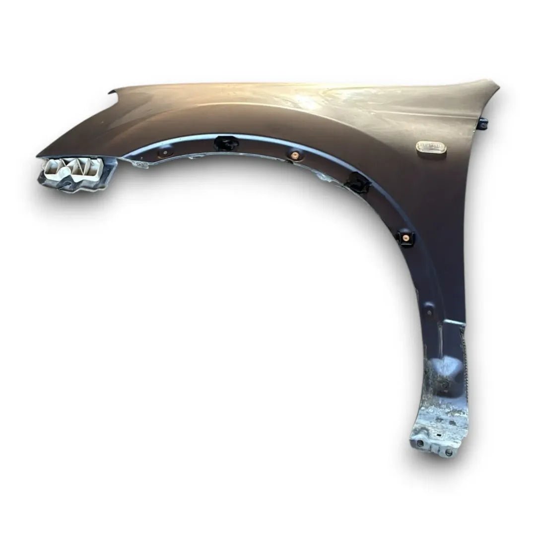 Parafango anteriore sinistro Nissan Qashqai J10E/JJ10E 2007–2010 OEM F3101JD0M0 - F&P CRASH SRL - Ricambi Usati