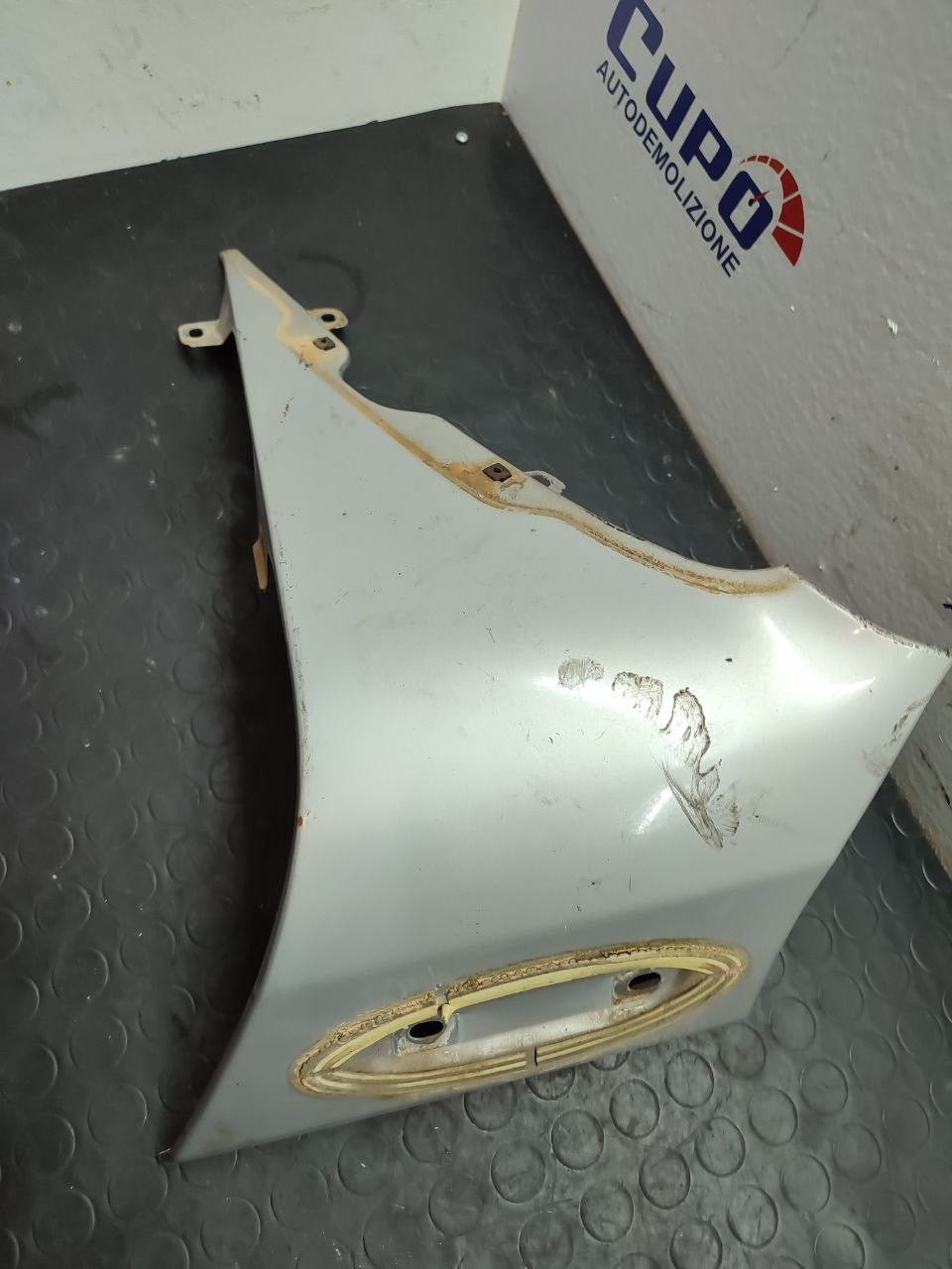 Paratia cofano anteriore lato destro Ssangyong Korando ( 1999 ) - F&P CRASH SRLS - Ricambi Usati