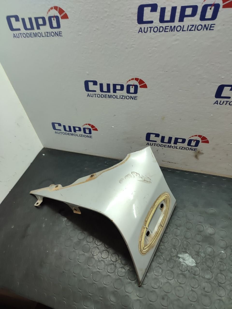 Paratia cofano anteriore lato destro Ssangyong Korando ( 1999 ) - F&P CRASH SRLS - Ricambi Usati