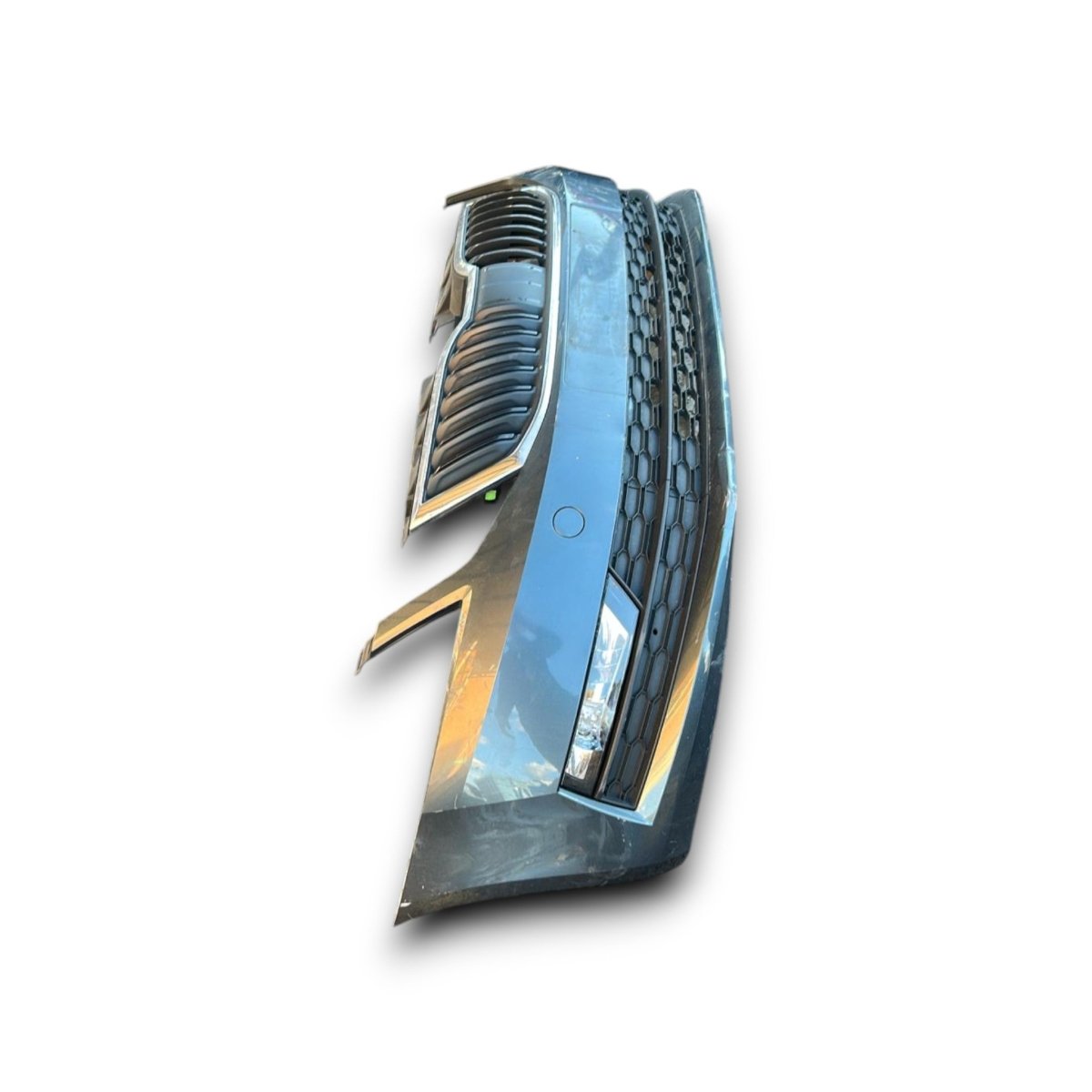 Paraurti anteriore grigio Skoda Octavia III (5E) (2017 > 2019) - F&P CRASH SRLS - Ricambi Usati