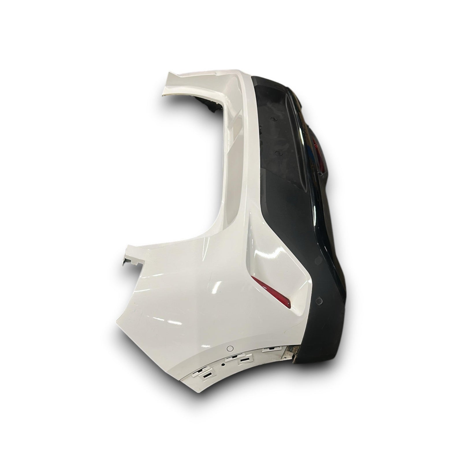 Paraurti Posteriore Bianco Peugeot 308 III (2021 > ) + Sensori Di Parcheggio E Telecamera - F&P CRASH SRLS - Ricambi Usati