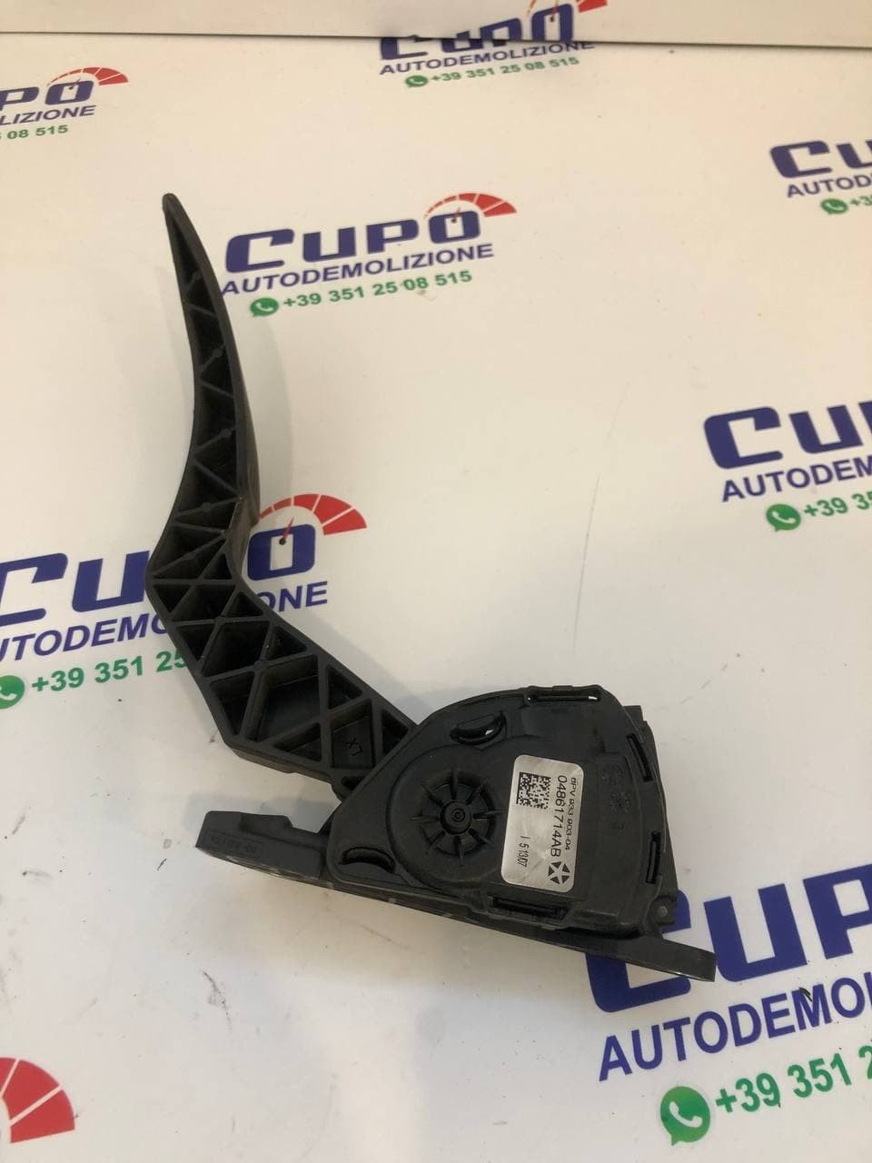 Pedale acceleratore CHRYSLER 300c 3.0 CRD 04861714ab - F&P CRASH SRLS - Ricambi Usati