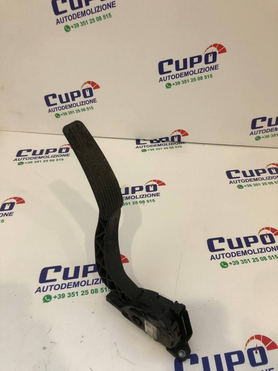 Pedale acceleratore CHRYSLER 300c 3.0 CRD 04861714ab - F&P CRASH SRLS - Ricambi Usati