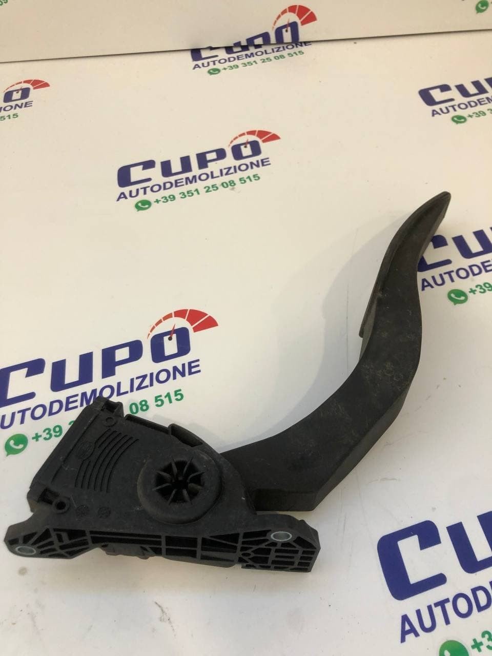 Pedale acceleratore CHRYSLER 300c 3.0 CRD 04861714ab - F&P CRASH SRLS - Ricambi Usati