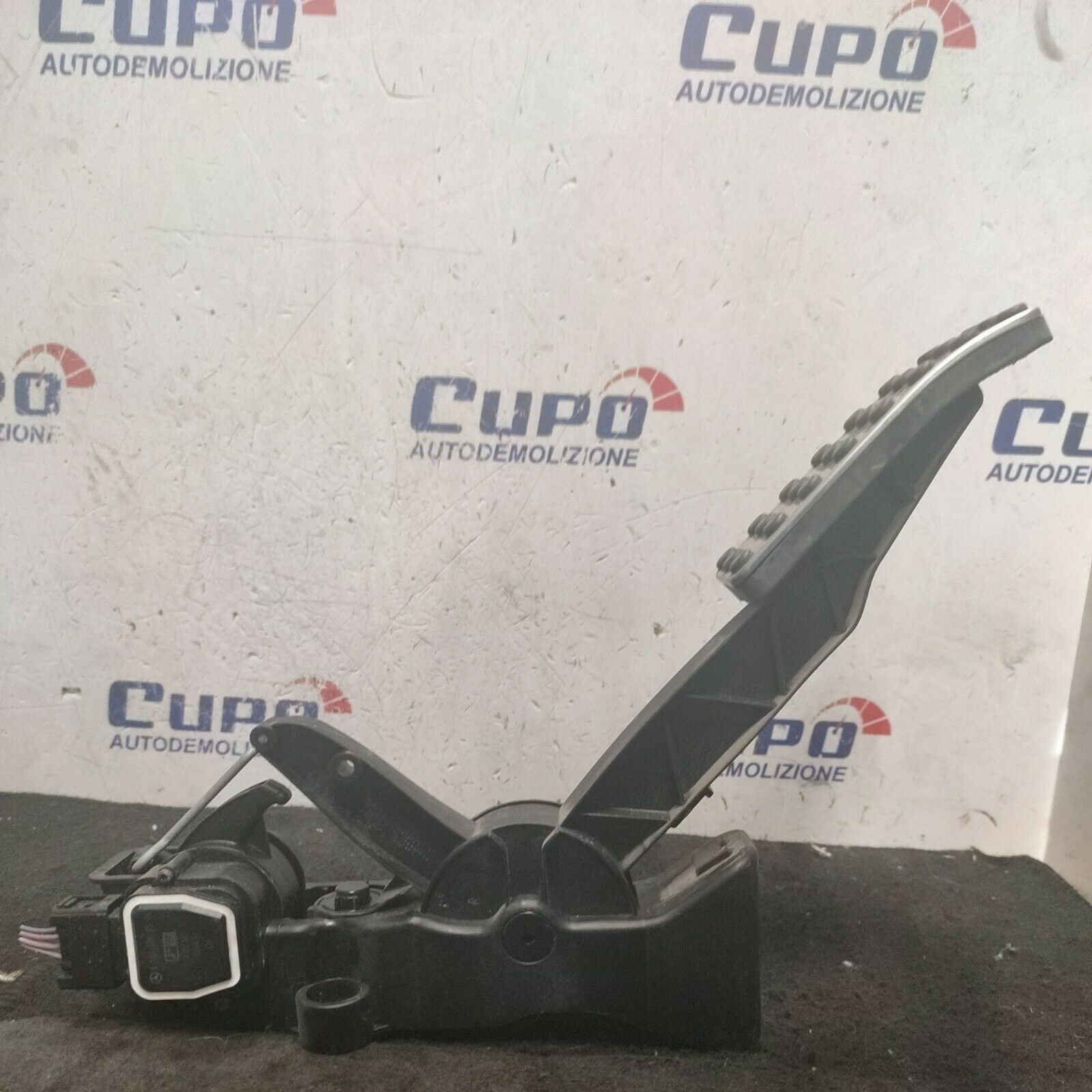 ACCELERATOR PEDAL MERCEDES Class B W245 (2005-2011) A1693000504 - F&P CRASH SRLS - Used Spare Parts
