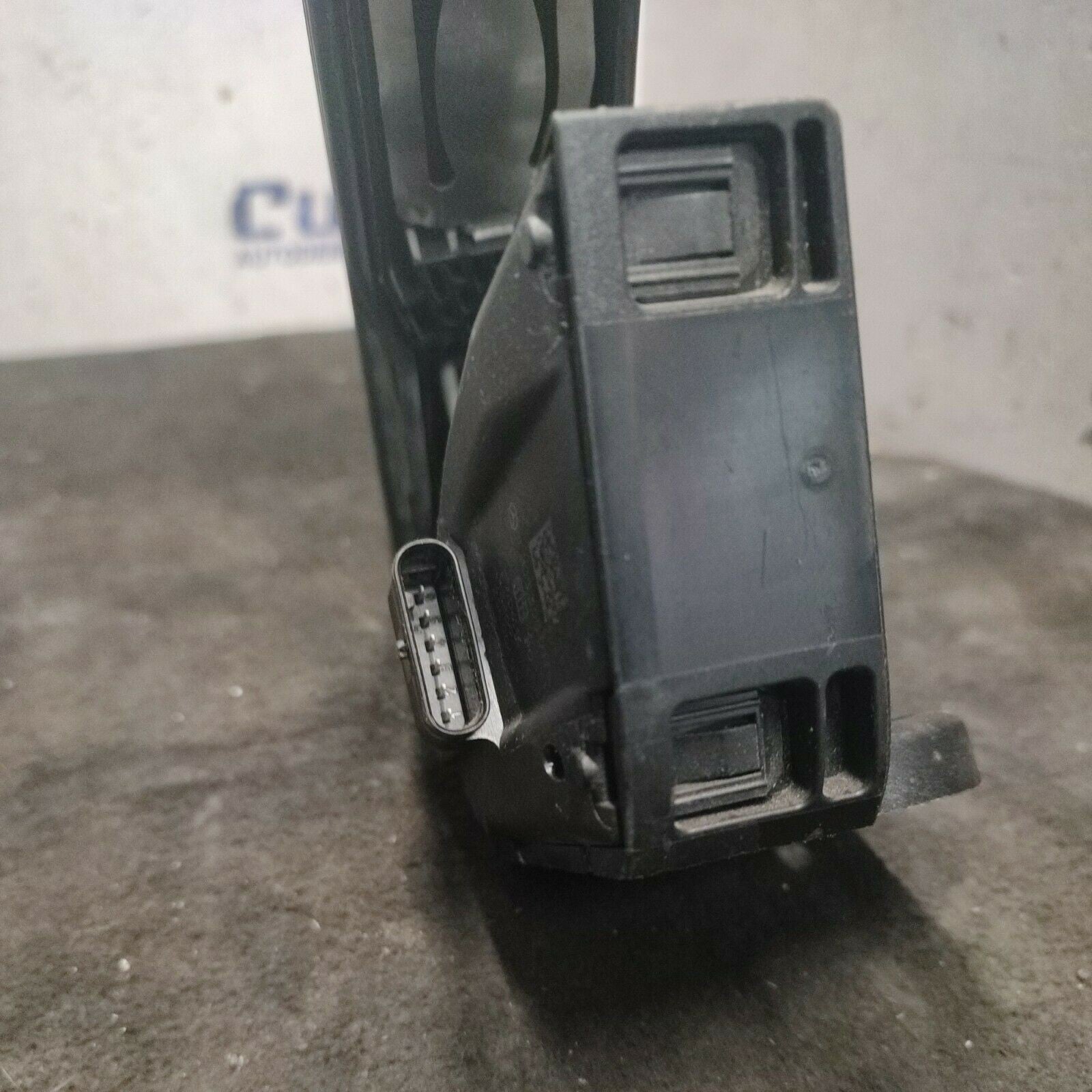 PEDALE ACCELERATORE MERCEDES CLASSE C W205 DAL (2014 in poi ) 2053000104 - F&P CRASH SRLS - Ricambi Usati