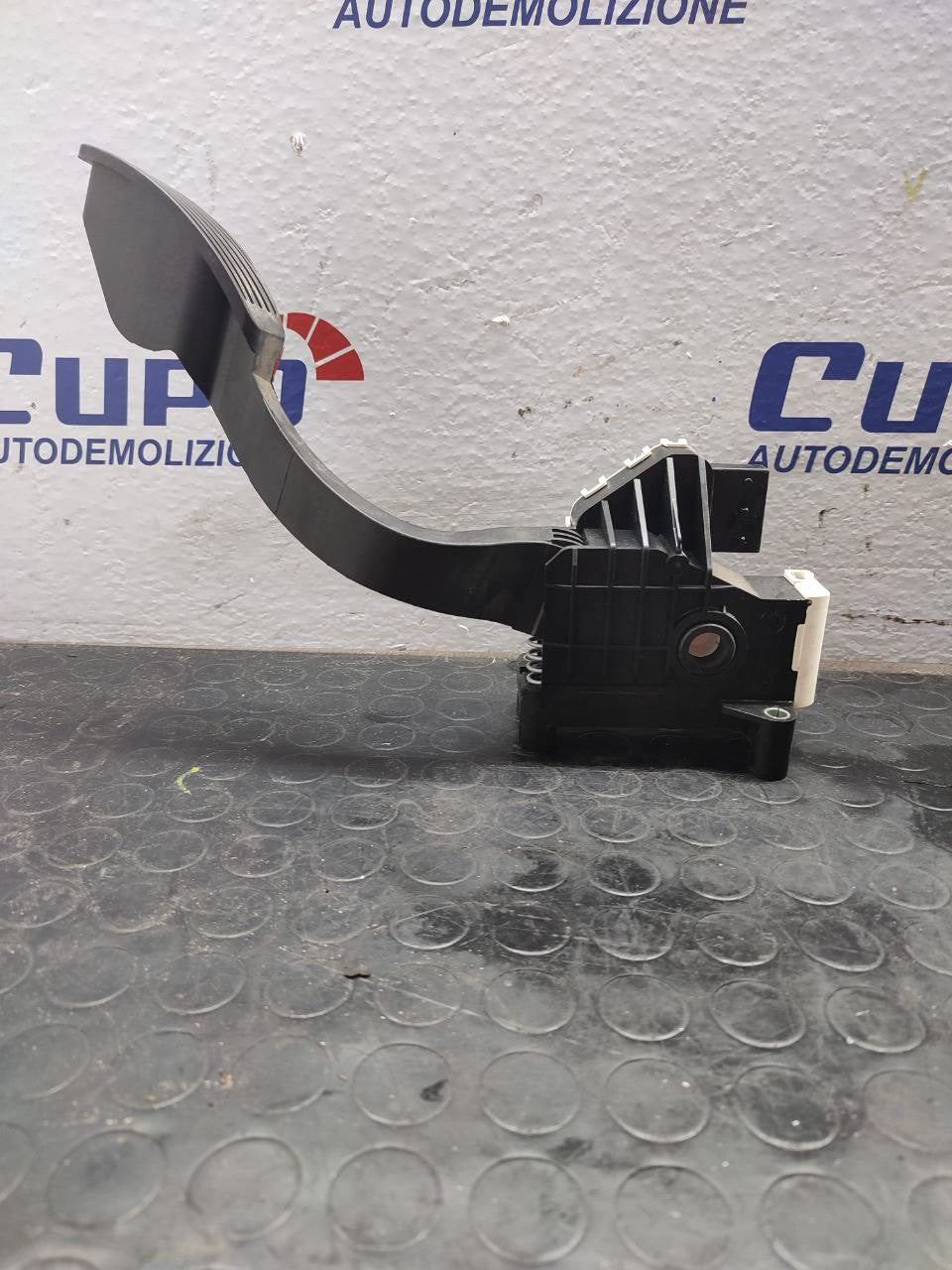 Accelerator Pedal OPEL CORSA D (06'-11') 3p - F&P CRASH SRLS - Used Parts