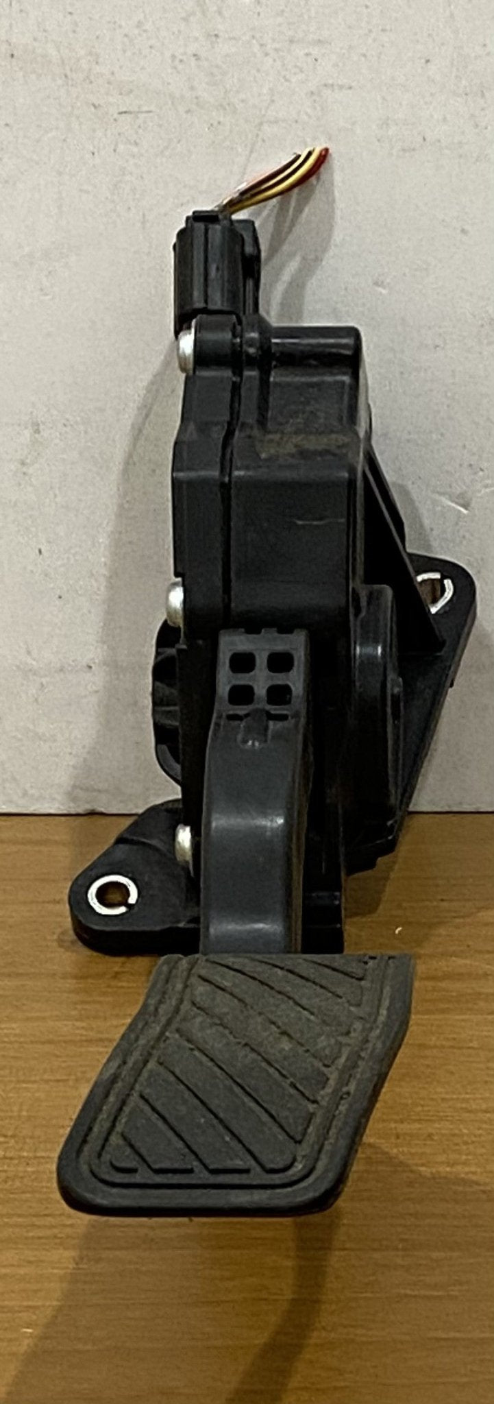 Pedale acceleratore potenziometro MAZDA 2 (2007-2014) K42387410 - F&P CRASH SRLS - Ricambi Usati