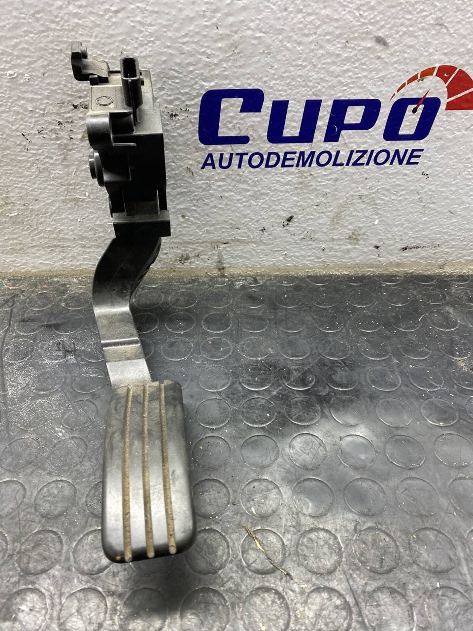 Pedale acceleratore Renault scenic III 1.5 cod:180100011R - F&P CRASH SRLS - Ricambi Usati