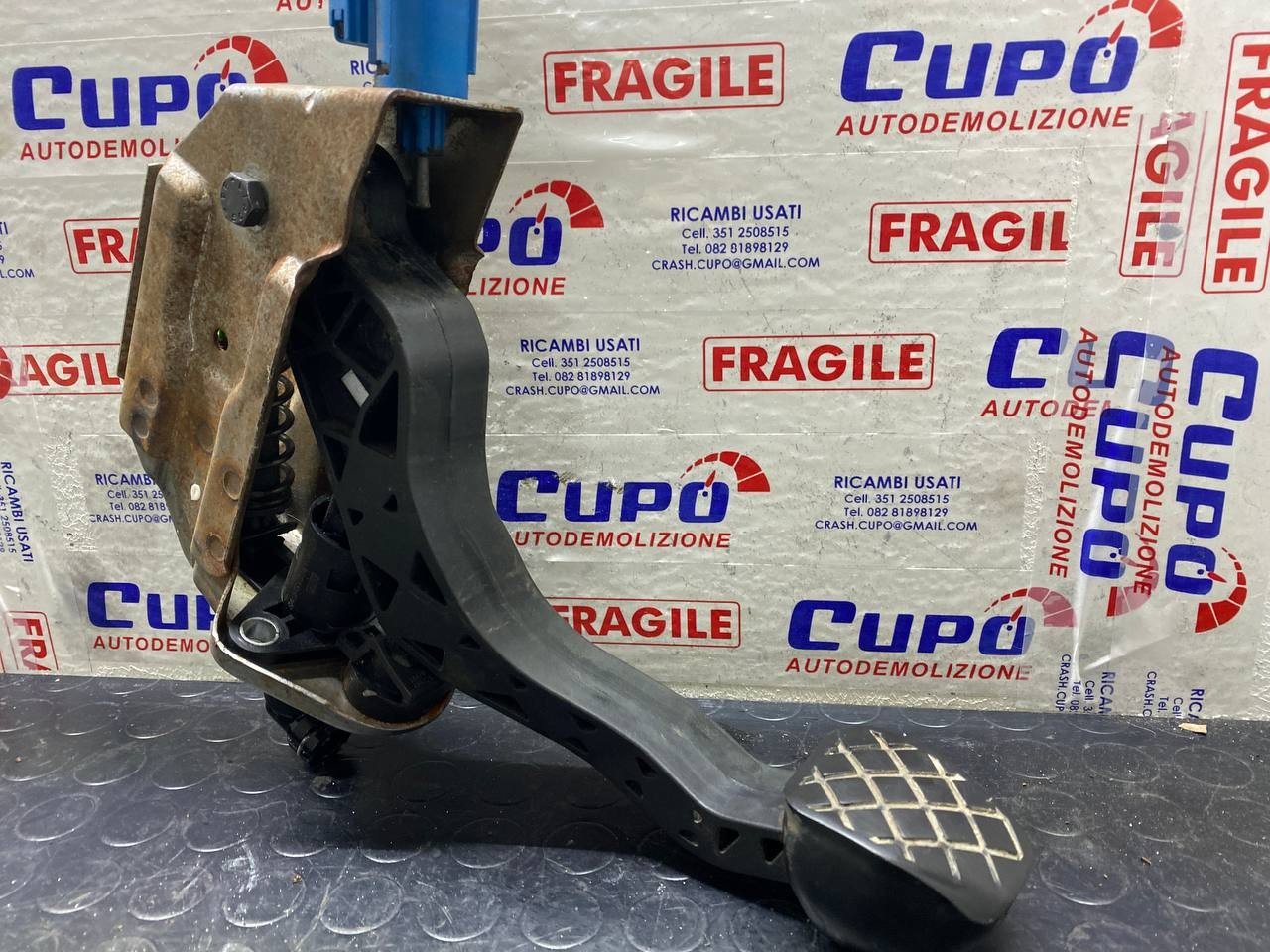 pedale attuatore frizione volkswagen polo IV (2004) cod:6q1721059f - F&P CRASH SRLS - Ricambi Usati