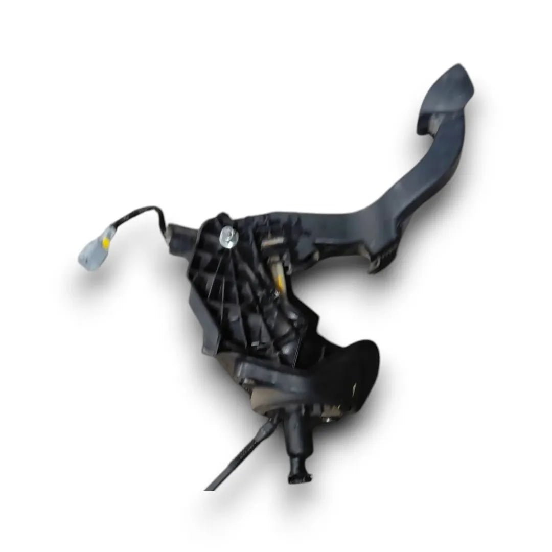 Pedale della frizione Peugeot Expert Furgone 4ª Serie dal 2016 OEM 9820339980 - F&P CRASH SRL - Ricambi Usati
