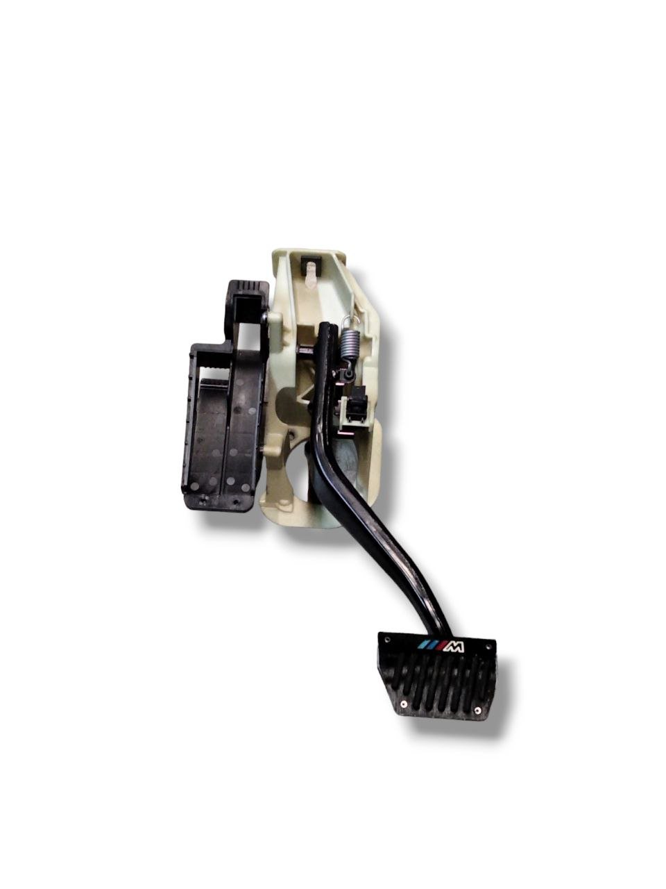 Brake Pedal Bmw 5 F10 3.0d (2013) code: 9144253 - F&P CRASH SRLS - Used Spare Parts