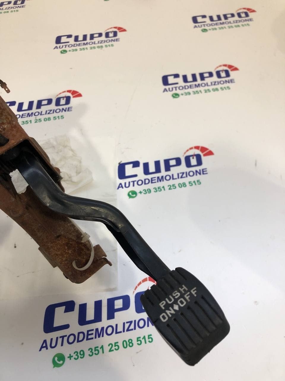 Chrysler 300 C parking brake pedal - F&P CRASH SRLS - Used Parts