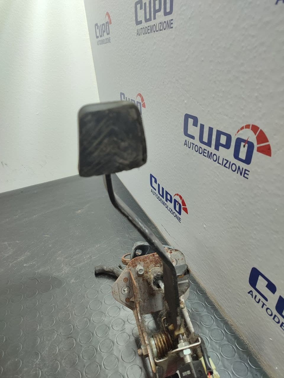 Brake Pedal Hyundai Tucson 2.0 - F&P CRASH SRLS - Used Parts