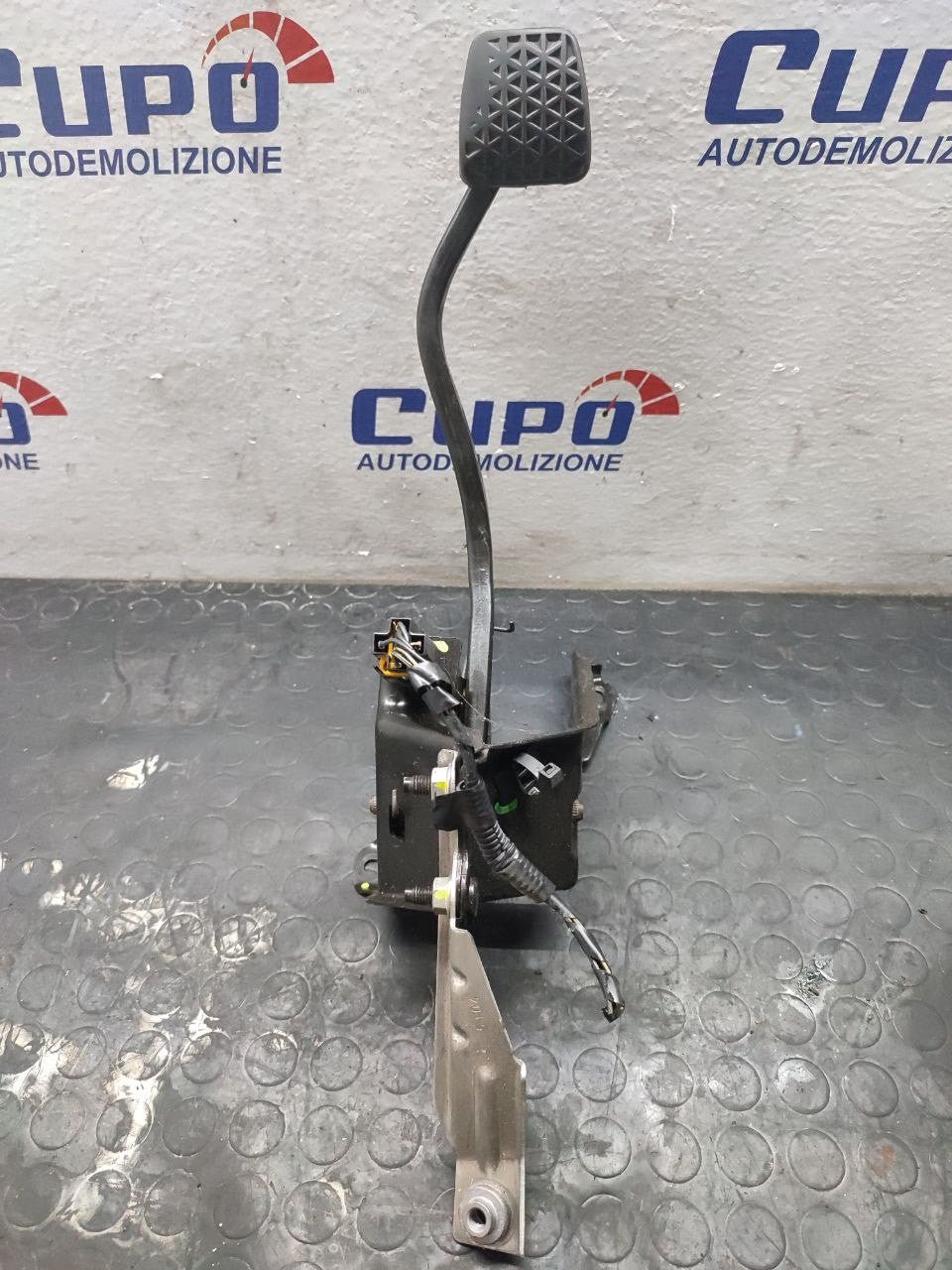 Pedale Freno Opel Corsa C (2002) - F&P CRASH SRLS - Ricambi Usati