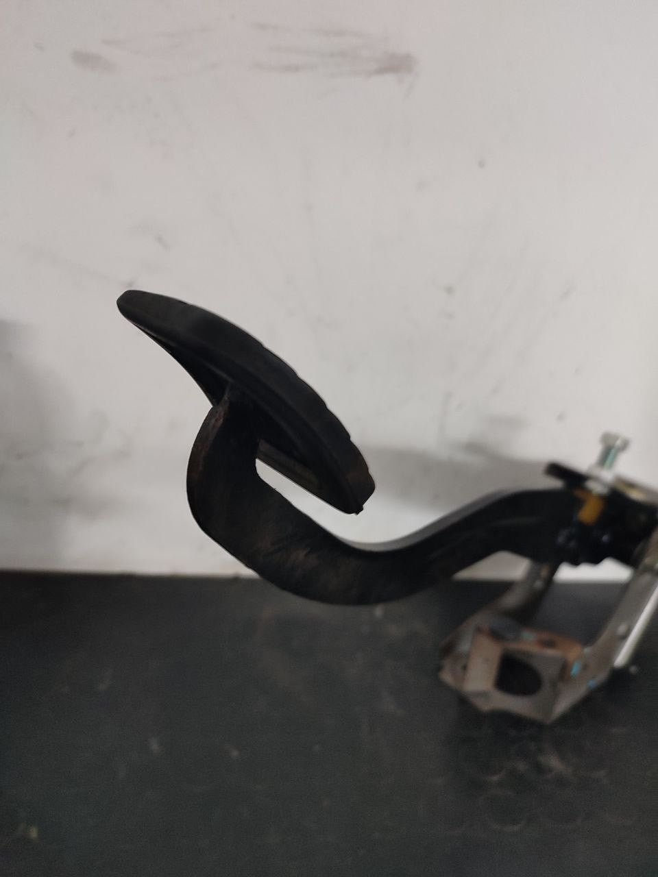 Pedale Frizione Hyundai i20 (2009) Cod: 32802-1j100 - F&P CRASH SRLS - Ricambi Usati