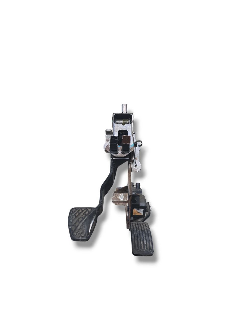 PEDALI RENAULT KOLEOS (2007 - 2013) Cod : 18002JY40A - F&P CRASH SRLS - Ricambi Usati