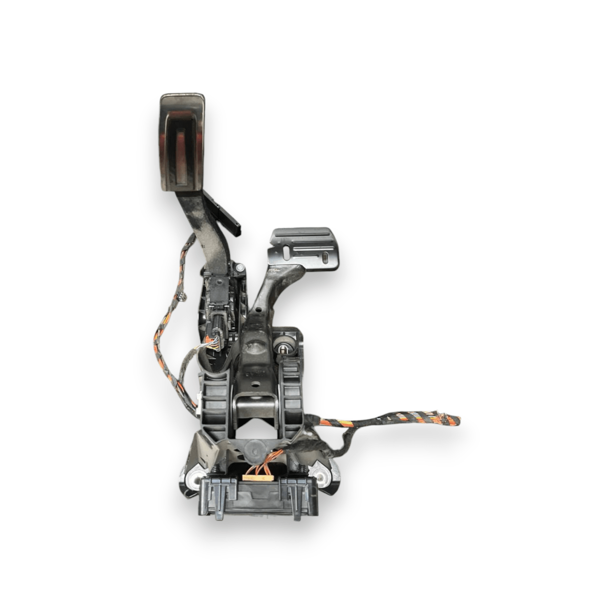 Brake + Accelerator Pedal Volkswagen Tiguan AD (2016 to 2024) code: 5Q1723058CJ - F&P CRASH SRLS - Used Parts
