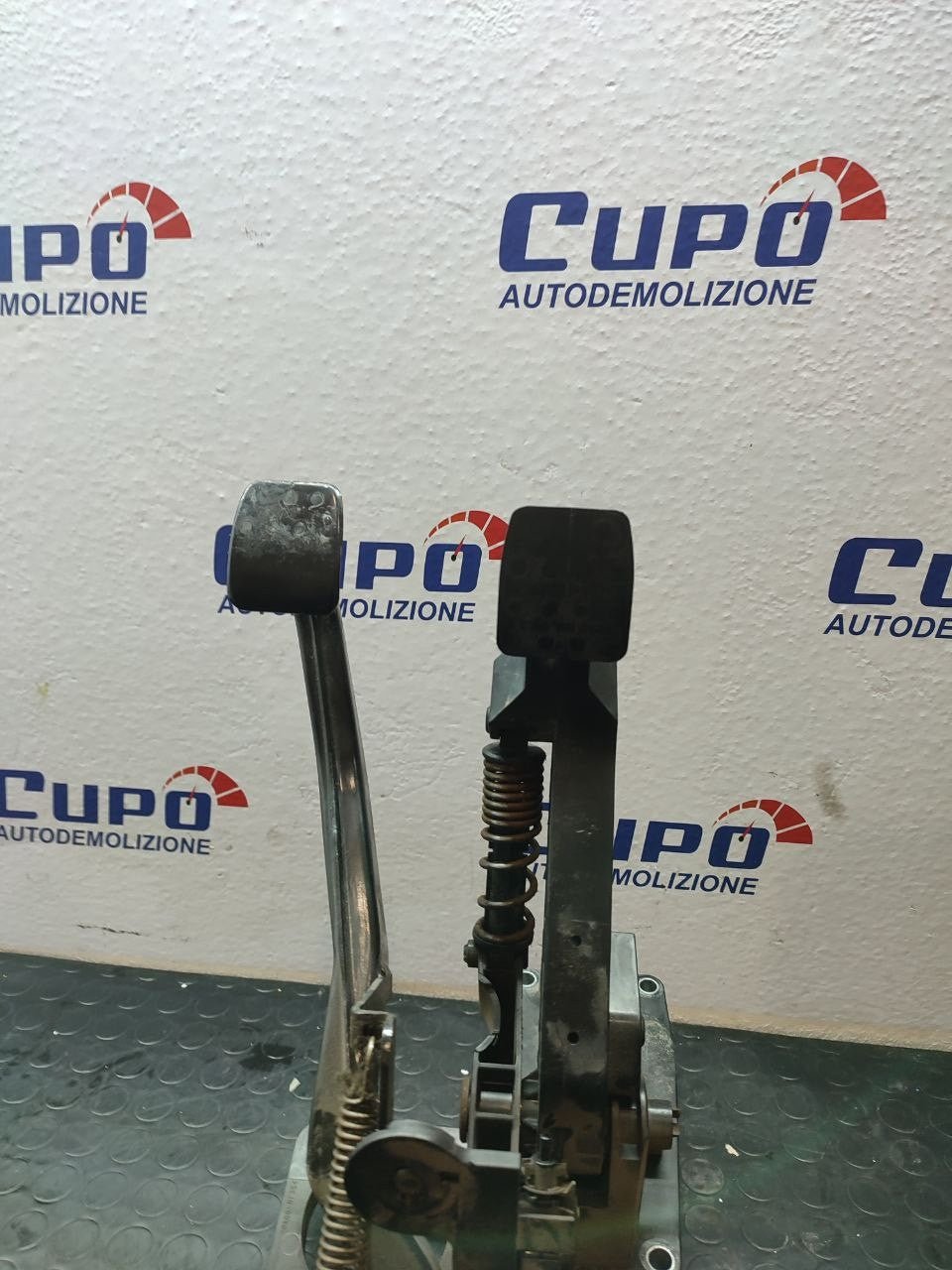 Pedaliera / Pedana FRIZIONE + FRENO MERCEDES-BENZ CLASSE B W245 2.0 (2009) cod: 4010047C - F&P CRASH SRLS - Ricambi Usati