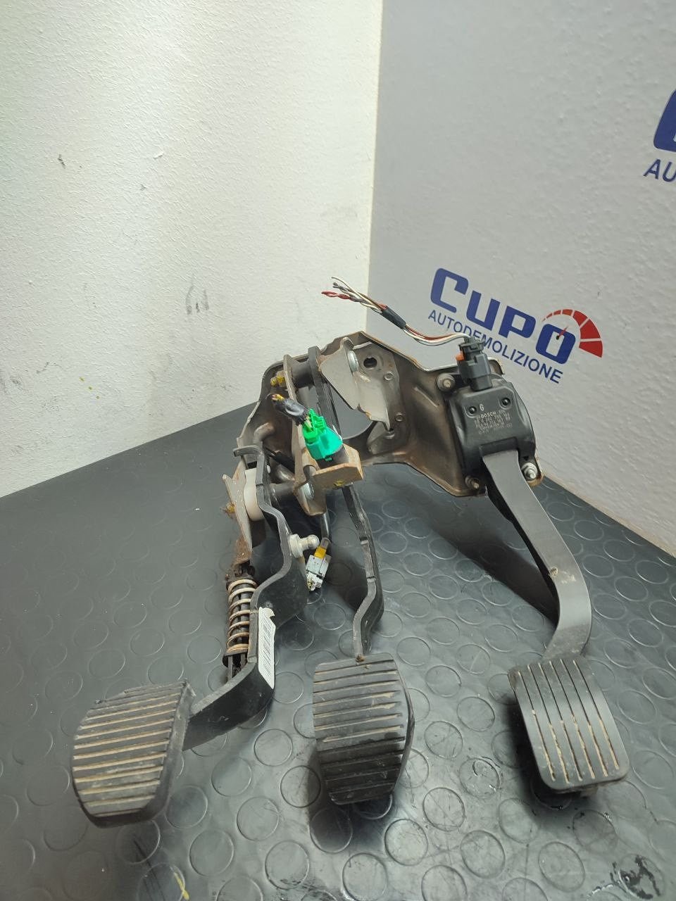 Pedana / Pedaliera Freno + Frizione + Acceleratore PEUGEOT PARTNER (2018) D cod: 0943201206 - F&P CRASH SRLS - Ricambi Usati