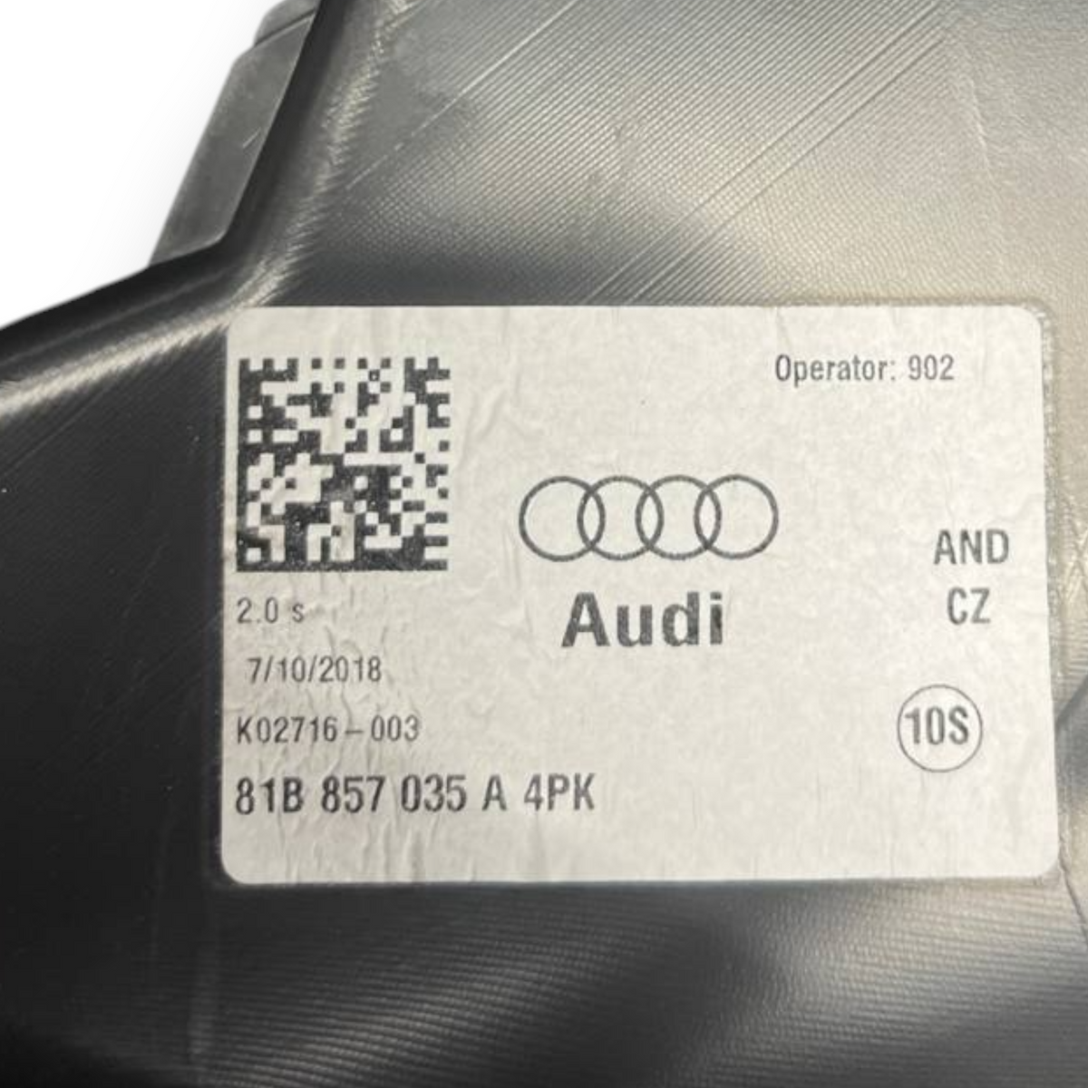 Vano / Cassetto Portaoggetti + Caricatore Gps Audi Q2 (2016 -) cod:81B857035A