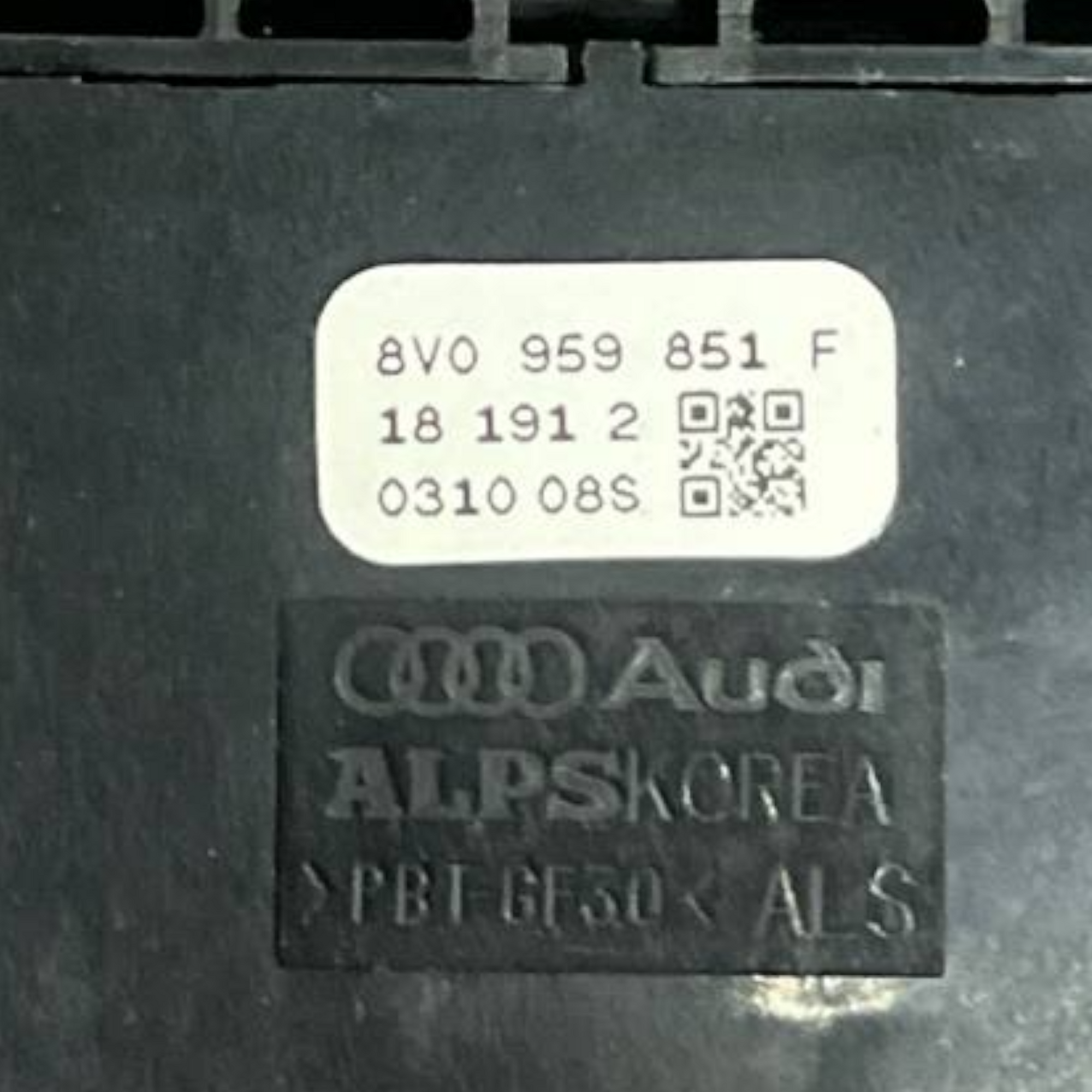 Links vorderer Liftmulpa (SX) Audi Q2 (2016 -) COD: 8V0959851f